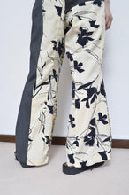 画像をギャラリービューアに読み込む, FLARED FLORAL PT 02 / ASS_B