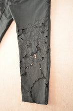 Load image into Gallery viewer, BLK TABLE CLOTH TAPERED PT (standard)