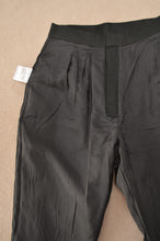 Load image into Gallery viewer, BLK TABLE CLOTH TAPERED PT (standard)