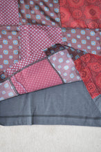 Load image into Gallery viewer, PAISLEY TEE /B