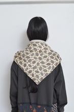 Load image into Gallery viewer, MELTON TRIANGLE SHAWL/BEG