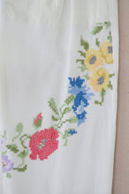 Load image into Gallery viewer, TABLE CLOTH WIDE TUCK PT/COL