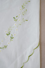 Load image into Gallery viewer, TABLE CLOTH WIDE TUCK PT/COL