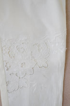 Load image into Gallery viewer, TABLE CLOTH TAREPERD PT/O WHT