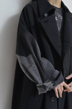 画像をギャラリービューアに読み込む, DENIM SLEEVE TRENCH COAT/BLK/02
