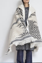 Load image into Gallery viewer, tsutae SHAWL HOODIE_SHUMAG / OFF WH×BLK
