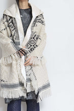 Load image into Gallery viewer, tsutae SHAWL HOODIE_SHUMAG / OFF WH×BLK
