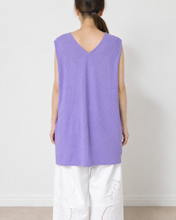 Load image into Gallery viewer, V NECK SLEEVELESS T / JOY_A
