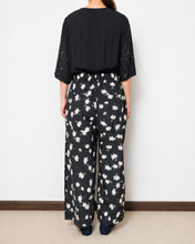 Load image into Gallery viewer, SHORT SLEEVE JUMP SUIT / FLORAL / 00 size_D
