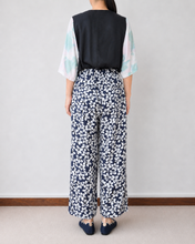 Load image into Gallery viewer, SHORT SLEEVE JUMP SUIT / FLORAL / 00 size_A
