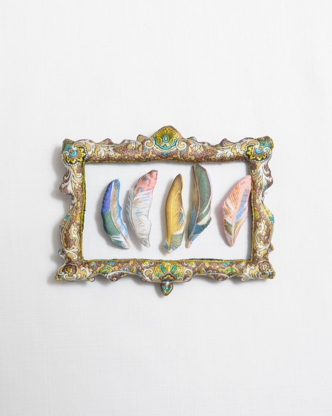 FABRIC RE:LIEF/FEATHERS