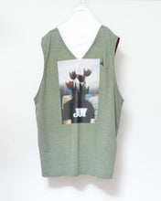 Load image into Gallery viewer, V NECK SLEEVELESS T / JOY_B
