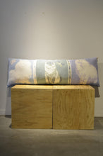 画像をギャラリービューアに読み込む, RUG CUSHION_BLUE CAT
