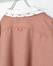 Load image into Gallery viewer, Tablecloth collar fringe shirt / bishu wool_B
