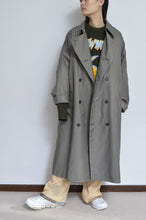 Load image into Gallery viewer, SCARF-LINED TRENCH COAT/KHAKI/02
