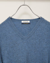 Load image into Gallery viewer, Knit hood wrap_C
