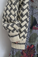 Load image into Gallery viewer, KNIT C/D_A/OW&amp;BLK
