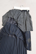 Load image into Gallery viewer, PLEATED SKIRT 01 / C
