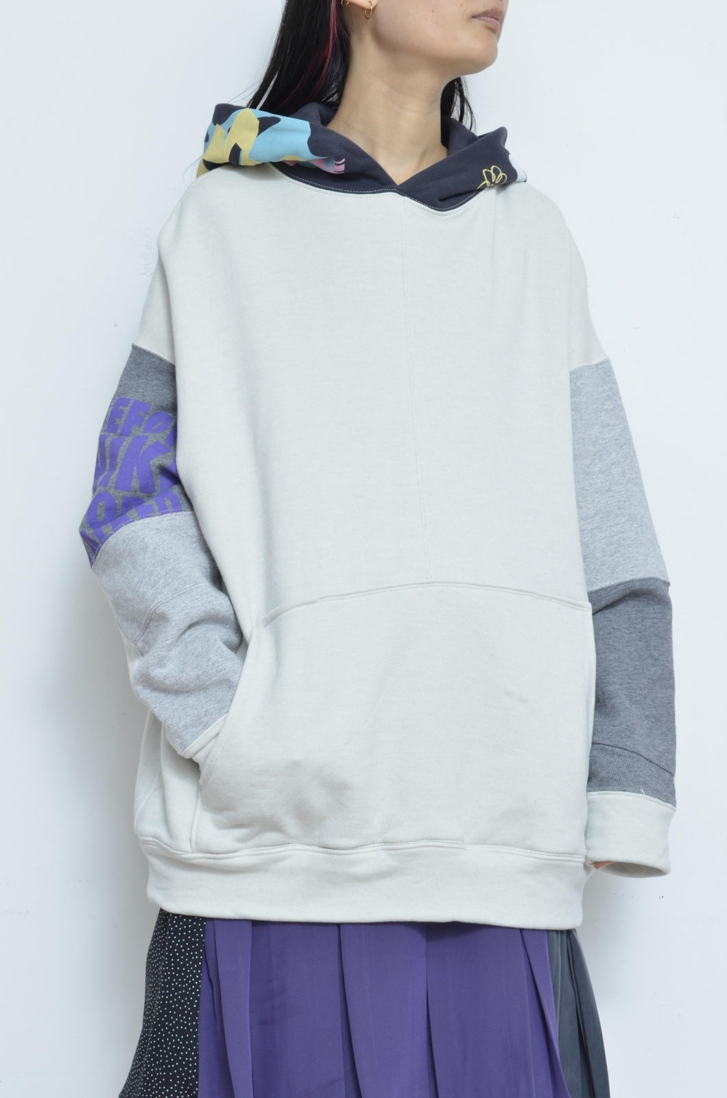 PATCH HOODIE/L GRY/WALKIN_01