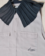 Load image into Gallery viewer, PLEATED COLLAR SLEEVELESS SHIRT_B
