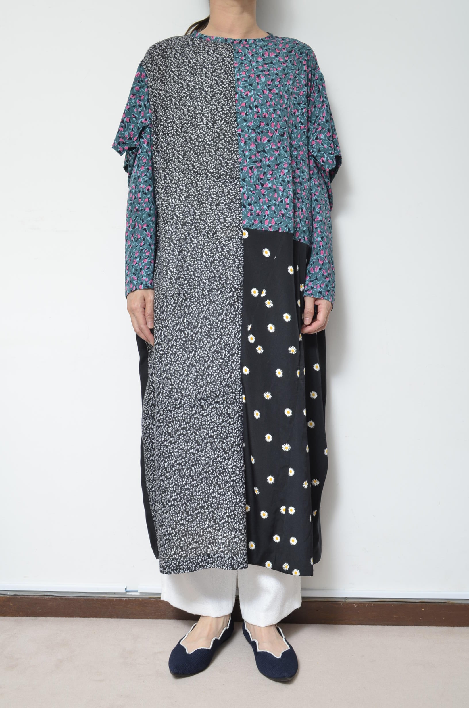aereアエレ今期25ssワンピースV-neck jersey onepiece aereアエレ今期25ssワンピースV-neck jersey onepiece V-neck