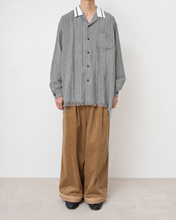 Load image into Gallery viewer, Tablecloth collar fringe shirt / linen herringbone_A
