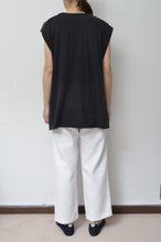 Load image into Gallery viewer, VOILLE FRINGE NO-SLEEVE T_NAV_01

