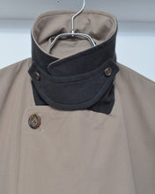 Load image into Gallery viewer, Flower charm pea coat / peach skin
