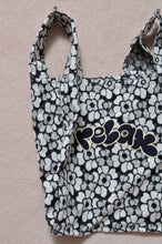 Load image into Gallery viewer, FLOWER LACE CONVINI-BAG_fab-graff/WHT
