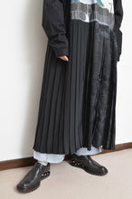 Load image into Gallery viewer, PLEATS OP_PRINT L/ST (02_BLK/PARASOL)
