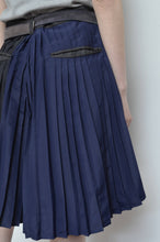 Load image into Gallery viewer, PLEATS SHORT PT 01/DARK
