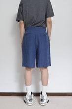 Load image into Gallery viewer, CHINO WIDE TUCK SHORTS
