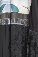 Load image into Gallery viewer, PLEATS OP_PRINT L/ST (02_BLK/PARASOL)
