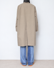 Load image into Gallery viewer, Flower charm pea coat / peach skin
