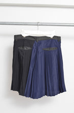 Load image into Gallery viewer, PLEATS SHORT PT 01/DARK
