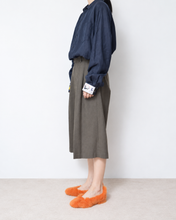 Load image into Gallery viewer, [27SS 予約アイテム] Herringbone Wide Tuck Shorts
