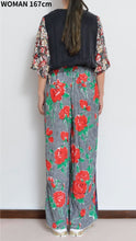 Load image into Gallery viewer, JUMPSUIT_FLORAL 01 / ASS_C
