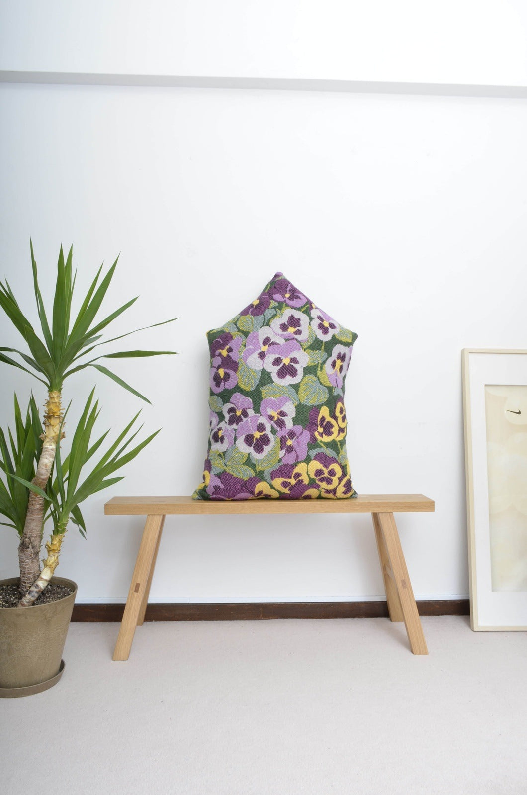 RUG CUSHION (PANSY) / C