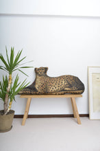 画像をギャラリービューアに読み込む, RUG CUSHION (CHEETAH)
