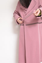 Load image into Gallery viewer, WOOL NO-COLLAR ROBE/PLUM
