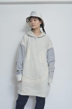 Load image into Gallery viewer, SMILE BACKPILE HOODIE / L.GRAY
