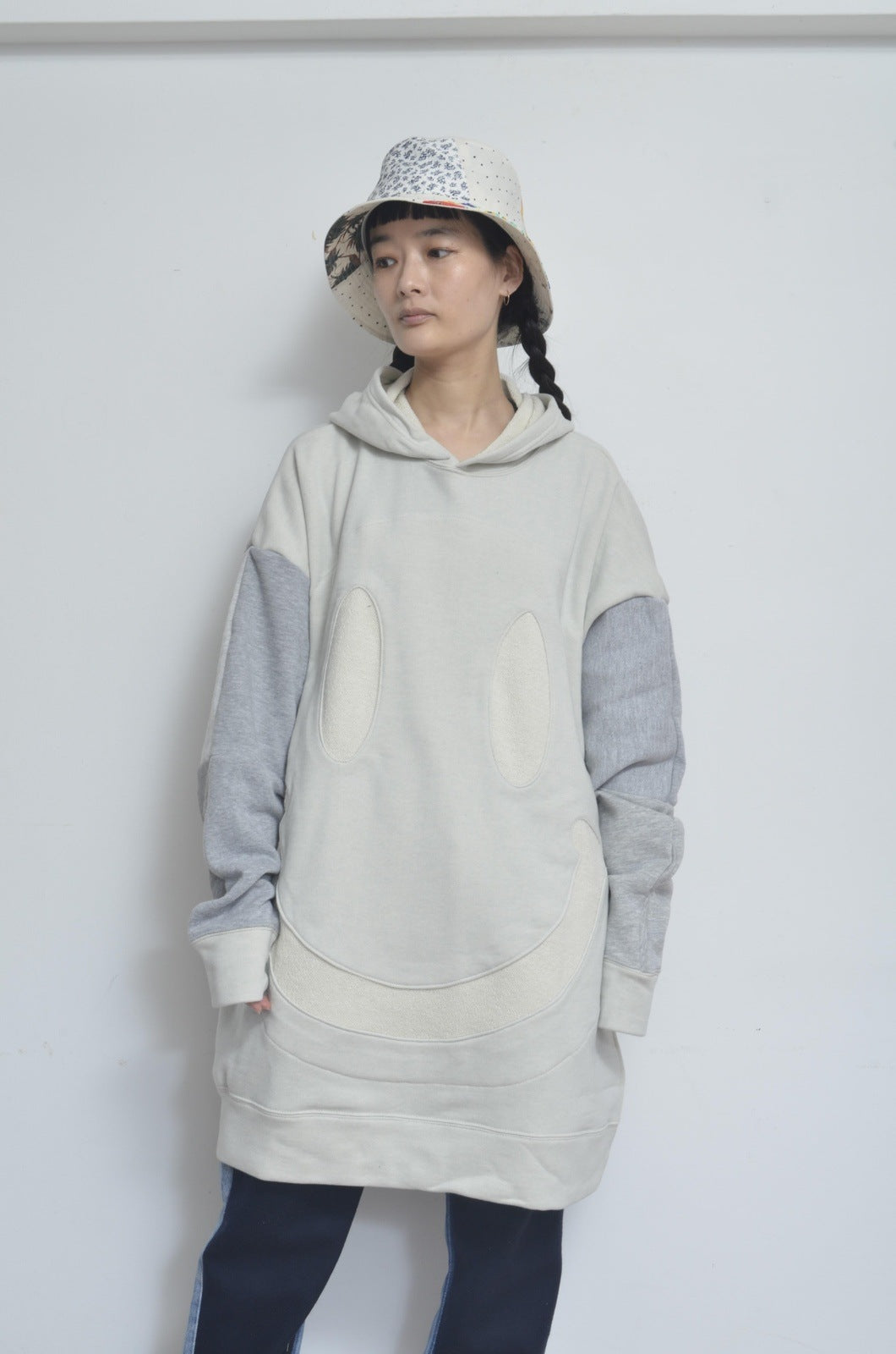 SMILE BACKPILE HOODIE / L.GRAY