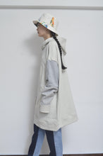 Load image into Gallery viewer, SMILE BACKPILE HOODIE / L.GRAY
