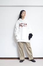 Load image into Gallery viewer, SLIT SLEEVE HOODIE (EMBROIDERY) / WHT/02_RE
