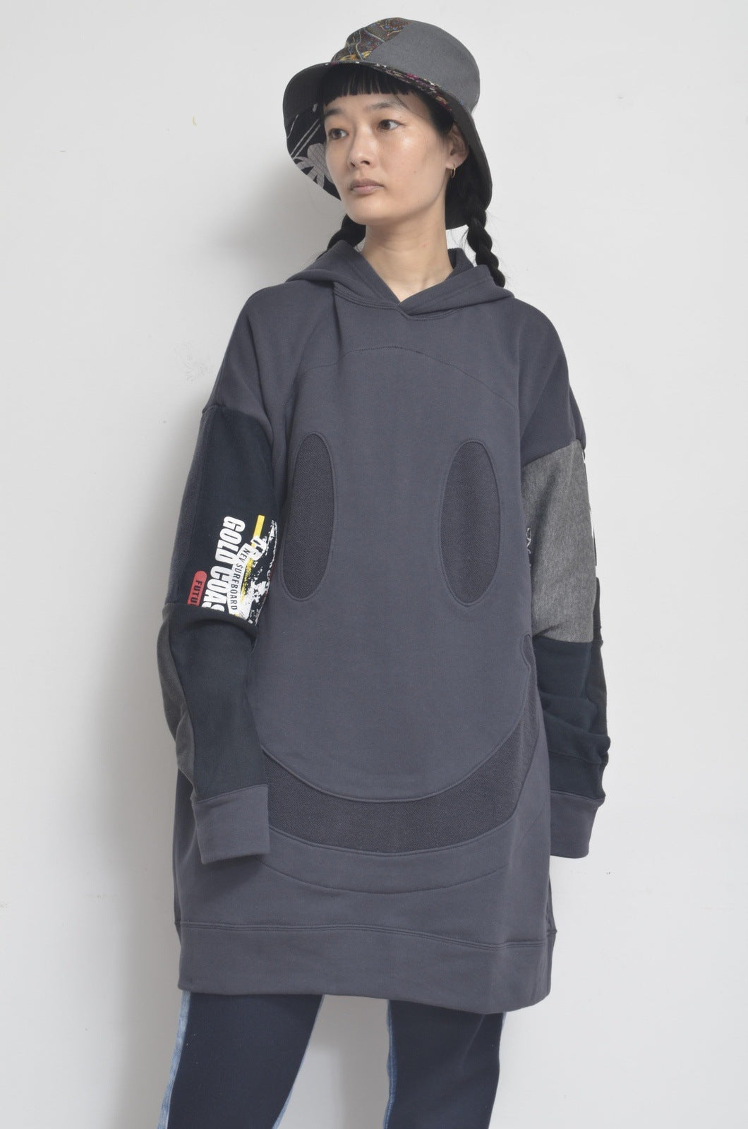 SMILE BACKPILE HOODIE / CHAC