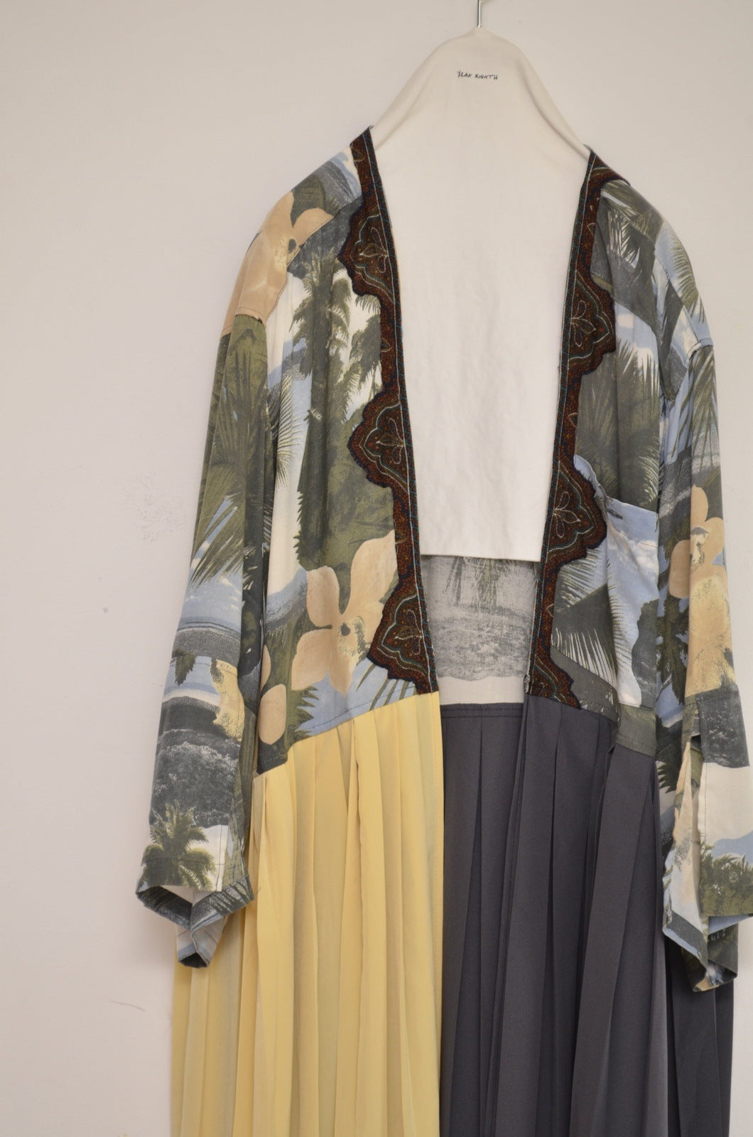 ALOHA SH ROBE_03 – here/YEAH RIGHT!!