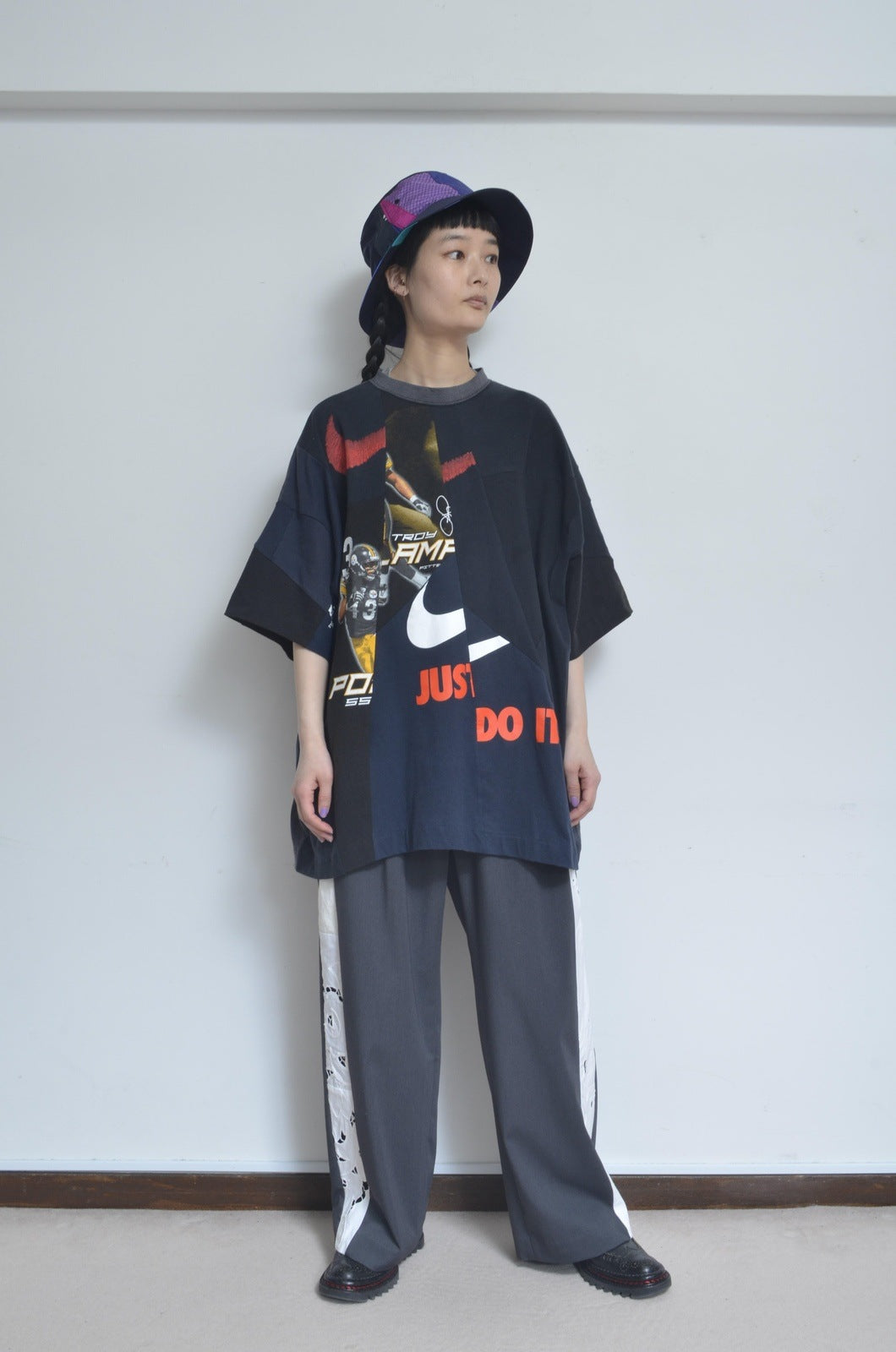 CUT AND CONNECTED T/DARK