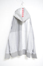 Load image into Gallery viewer, SWITCHING HOODIE
