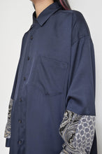 画像をギャラリービューアに読み込む, SILKY TWILL SHIRTS(PRINT) NAVY/02
