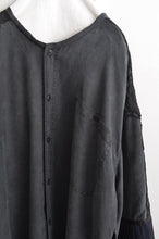 Load image into Gallery viewer, PLEATS SLEEVE SHIRT / BLK
